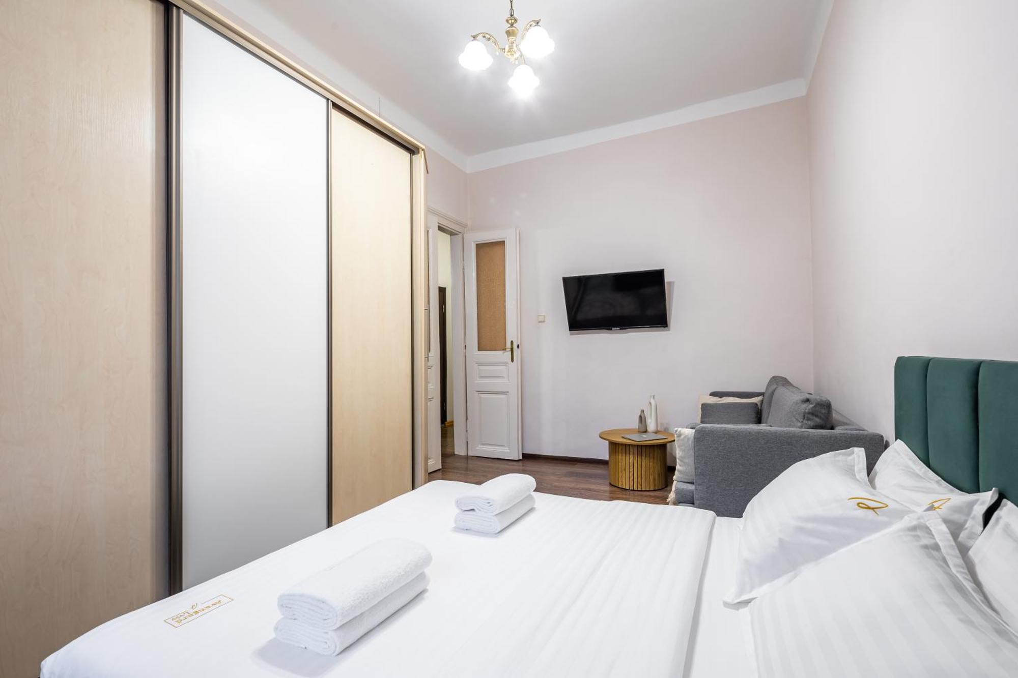 Avangard Green Park Іі Apart Liov Exterior foto